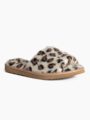 Minnetonka Slipper 'Lolo' in Beige