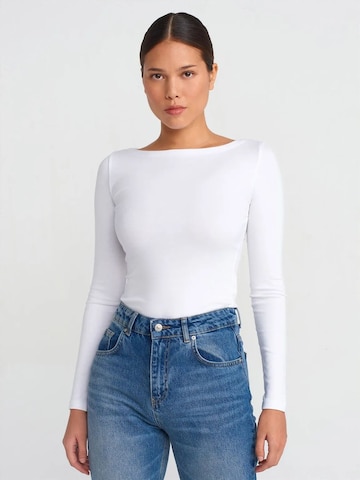 Dilvin Shirt in White: front