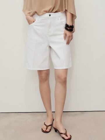 MANGO Regular Jeans 'CAMILLA' in White: front