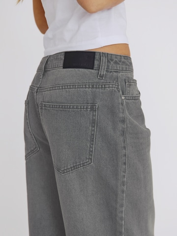 Noisy may Baggy Jeans 'NMALEXA' in Grijs