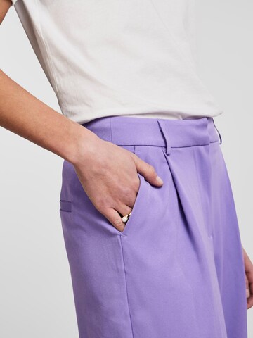 PIECES Wide leg Pleat-Front Pants 'SERANO' in Purple