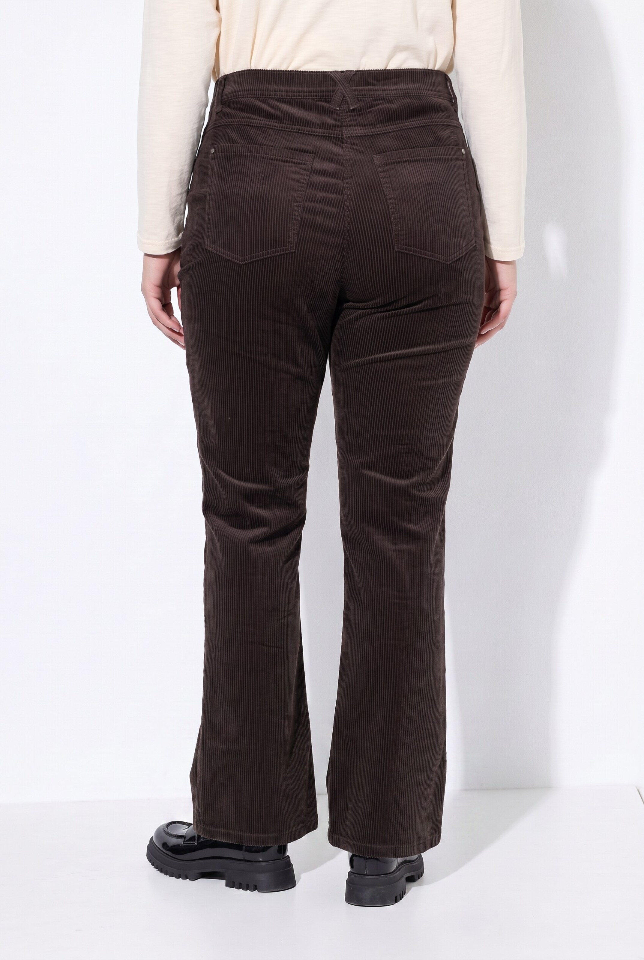 Ulla Popken Flared Jeans in Braun