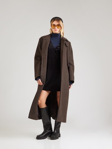 Robe & Other Stories en noir