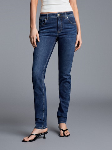 Skinny Jeans di Bershka in blu: frontale