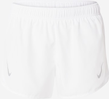 Pantalon de sport 'TEMPO RACE' NIKE en blanc : devant