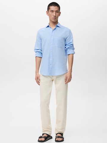MANGO MAN Regular fit Button Up Shirt 'AVISPAF' in Blue