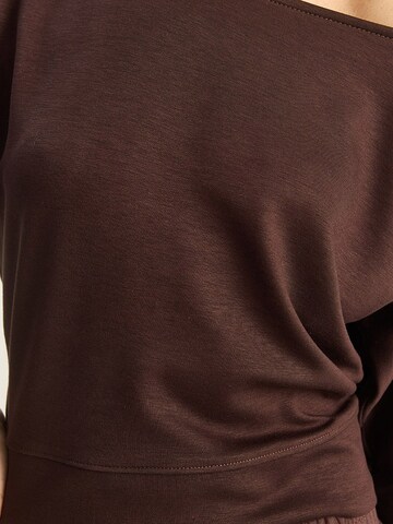 Bianco Lucci - Blusa em castanho