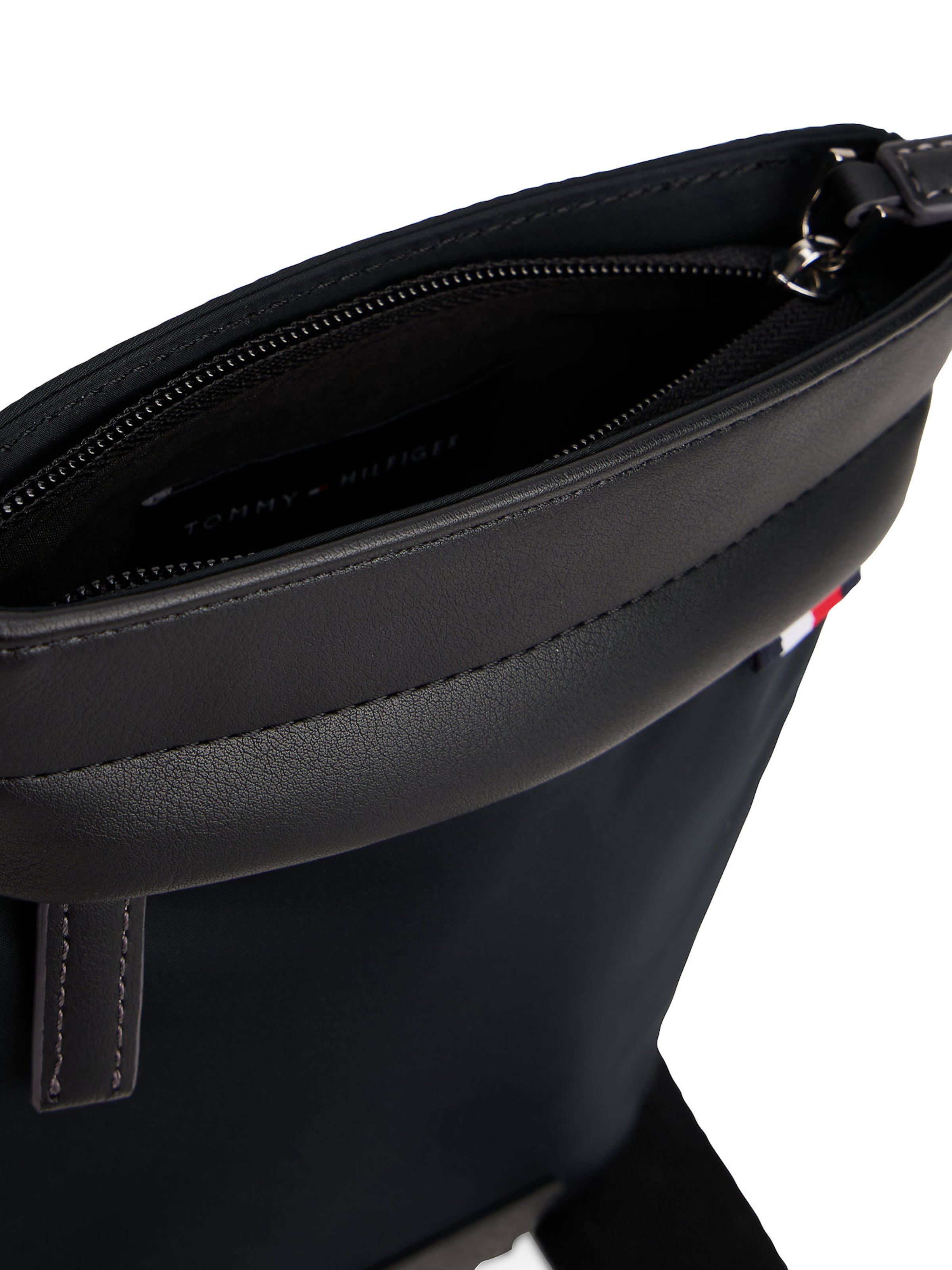 TOMMY HILFIGER Crossbody Bag in Black