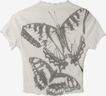 T-shirt Bershka en blanc : devant