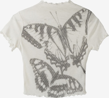 T-shirt Bershka en blanc : devant