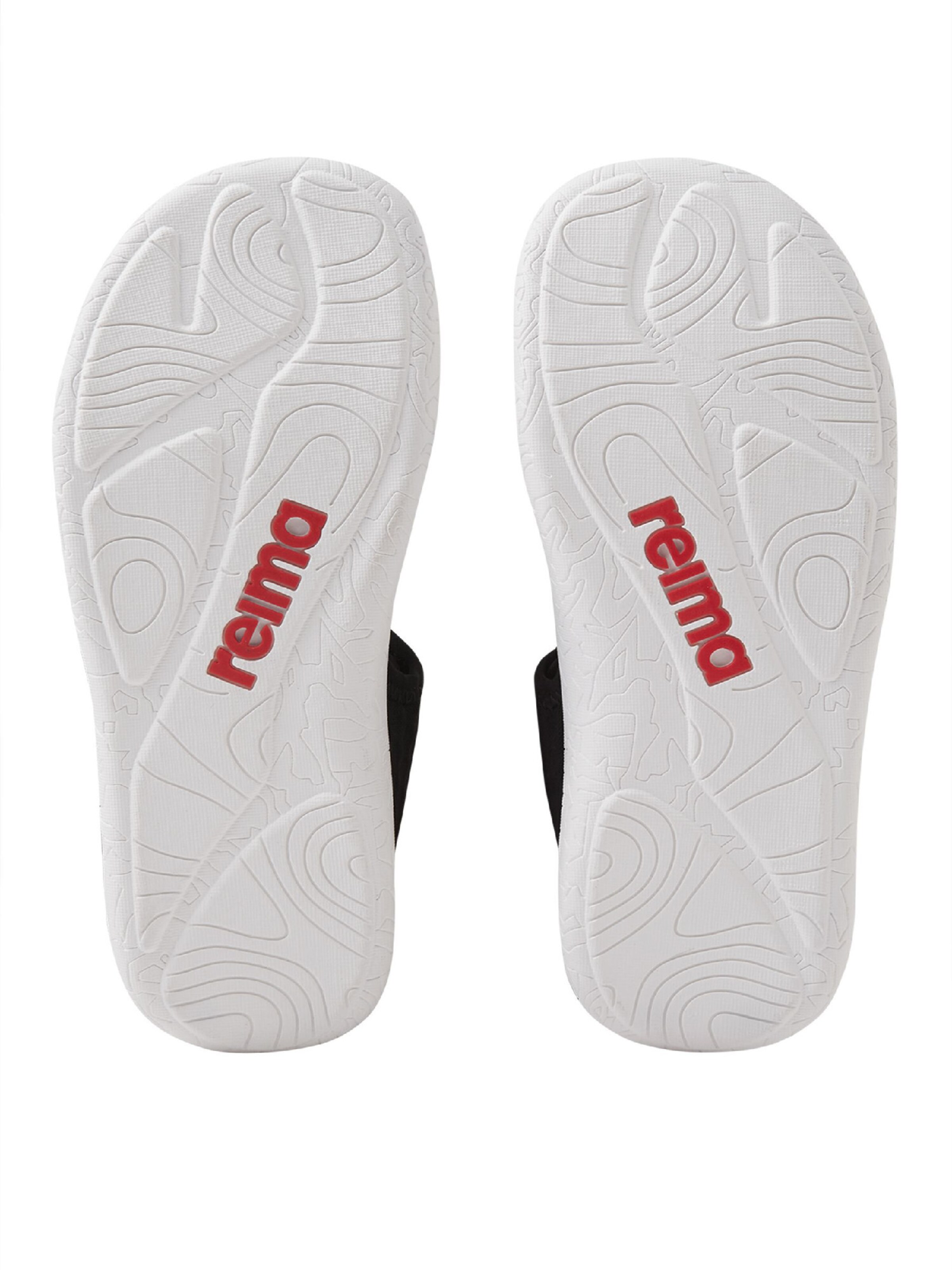 Chaussures ouvertes Reima en noir