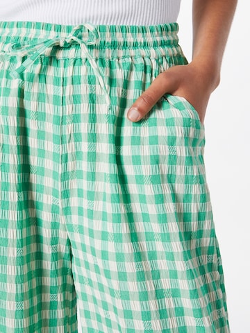 Lollys Laundry - Pierna ancha Pantalón 'Rita' en verde