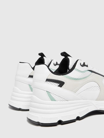 Pull&Bear Sneaker in Weiß