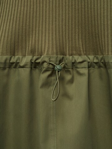Rochie 'Morrone' de la MANGO pe verde