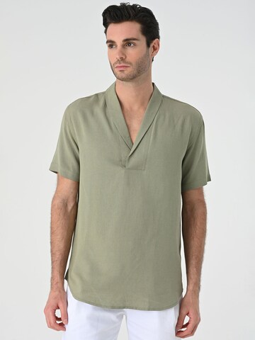 Tricou de la Antioch pe verde