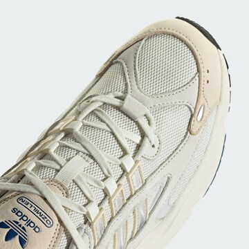 ADIDAS ORIGINALS Trampki niskie 'Ozmillen' w kolorze beżowy