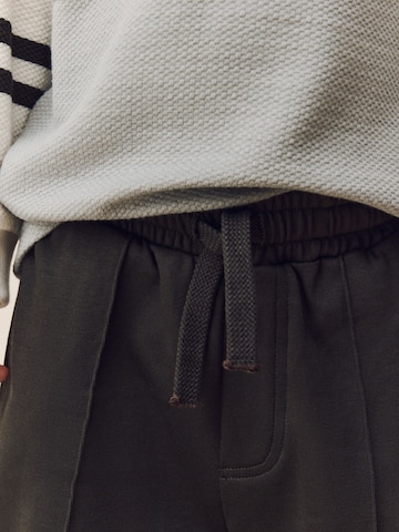 Set Next en gris