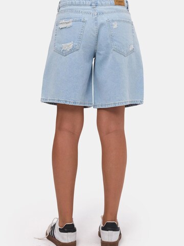 IT'S BASIC Baggy Jeans 'BAGGY MINI DENIM SHORT' in Blauw