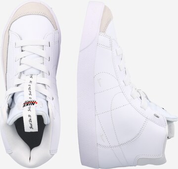 Nike Sportswear Sneakers in White