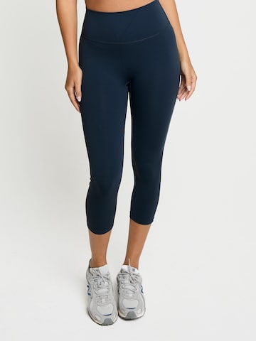 YO-GAYA Leggings 'Capri Legging' in Blue: front