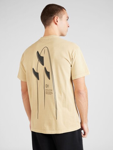 Revolution T-Shirt in Grün: Vorderseite