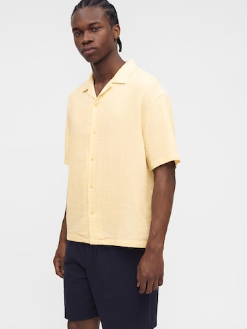 GAP Comfort fit Button Up Shirt in Beige