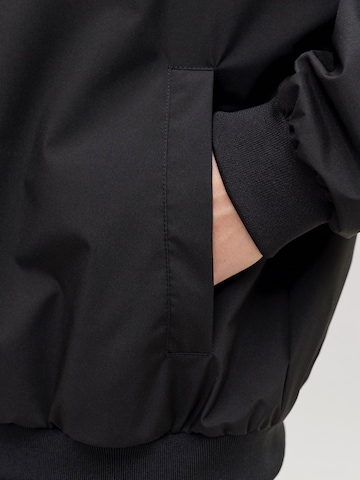 JACK & JONES Overgangsjakke 'JJECHARGE' i sort