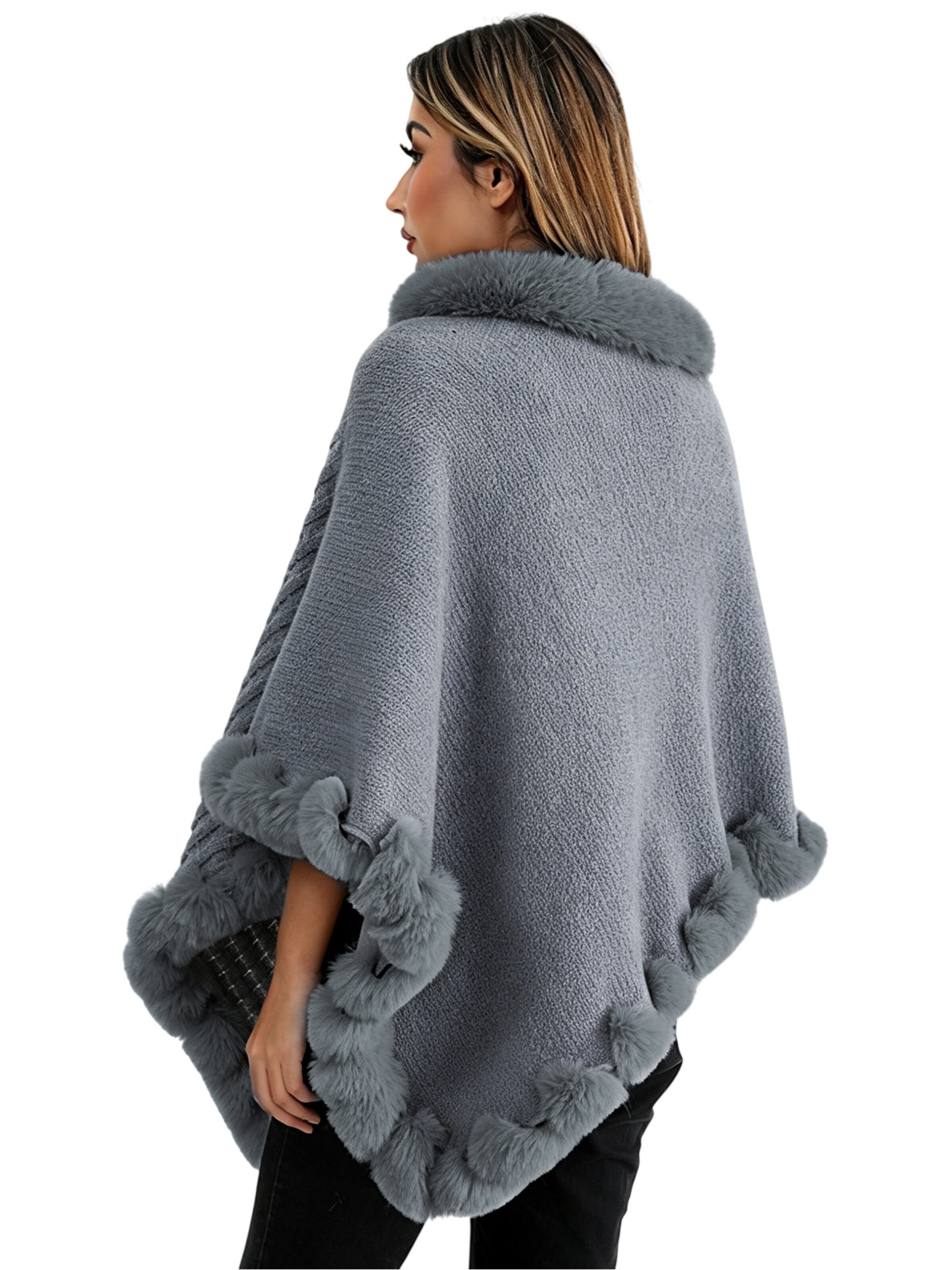 Magicshe Cape 'Winter Poncho Strick mit Kunstfell' in Grey