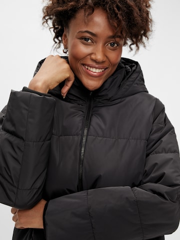 MAMALICIOUS Płaszcz zimowy w kolorze czarny
