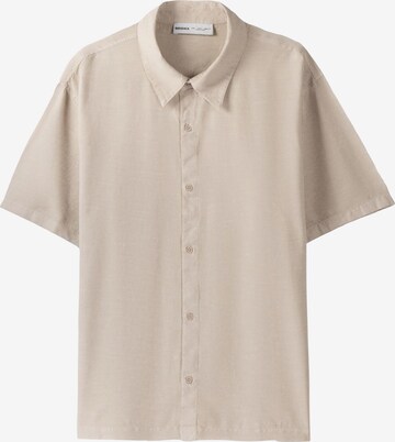 Bershka Comfort Fit Skjorta i beige: framsida