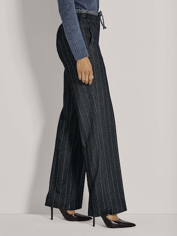 MADELEINE Loosefit Broek in Blauw