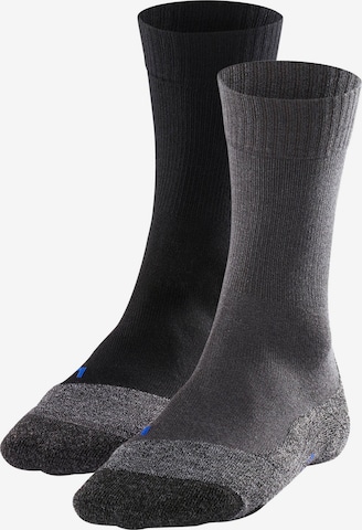 Chaussettes de sport FALKE en gris : devant