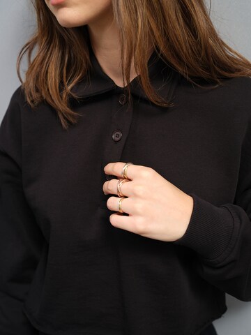 A LOT LESS Sweatshirt 'Leona' in Schwarz