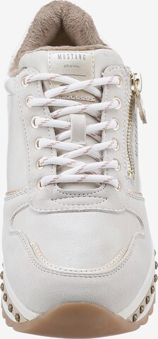 Sneaker bassa di MUSTANG in beige