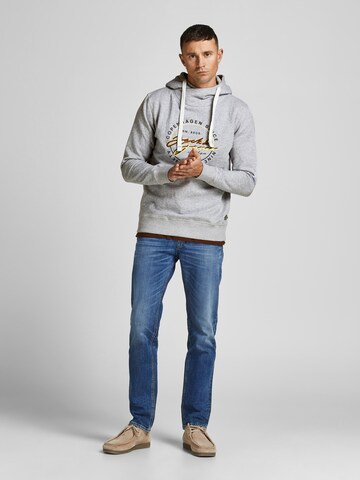 JACK & JONES Sweatshirt 'Woods' i grå