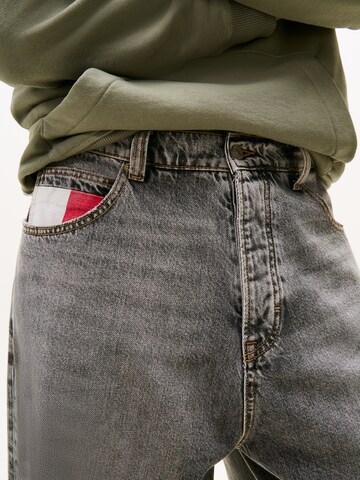 Tommy Jeans Baggy Jeans 'THEO' in Grey