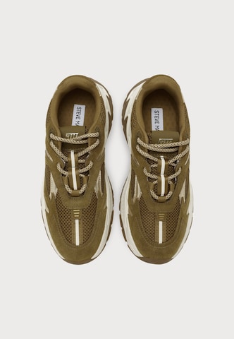 STEVE MADDEN Sneakersy niskie 'Ample' w kolorze zielony