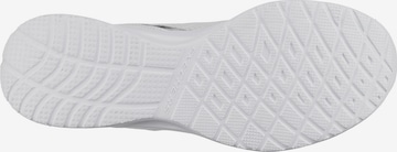 Baskets basses SKECHERS en blanc