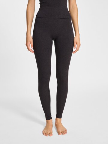 Hummel Skinny Sports trousers in Black: front