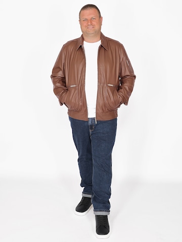 JCC Tussenjas in Bruin