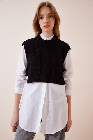 Happiness İstanbul Pullunder in Schwarz: Vorderseite