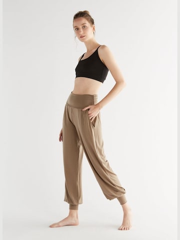 True North Loose fit Pants 'Yogahose' in Brown