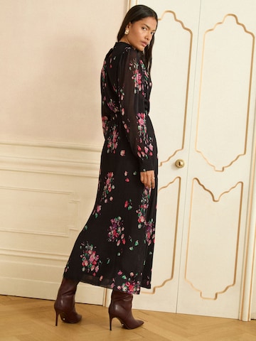 Rochie de la love & roses pe negru