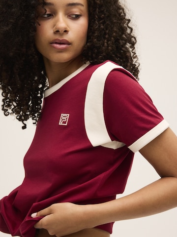 Maglietta 'FRAINA relaxed blocked logo t-shirt' di FILA in rosso: frontale