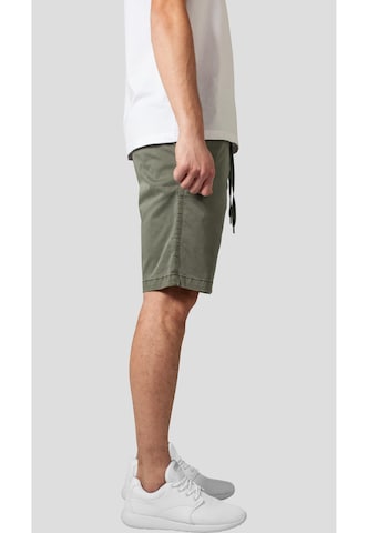 Urban Classics Regular Pants in Green