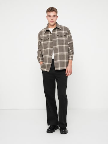 SELECTED Comfort fit Button Up Shirt 'SLHPABLO' in Brown