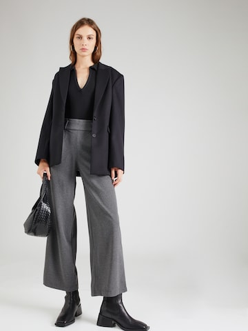 JDY Wide leg Pleat-Front Pants 'Geggo' in Grey