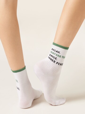 CALZEDONIA Socks 'Wellness' in White: front