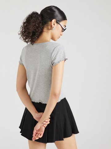 Maglietta di Monki in grigio