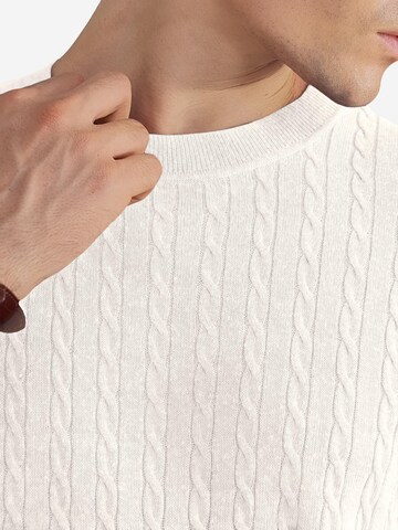 Vantory Sweater in White